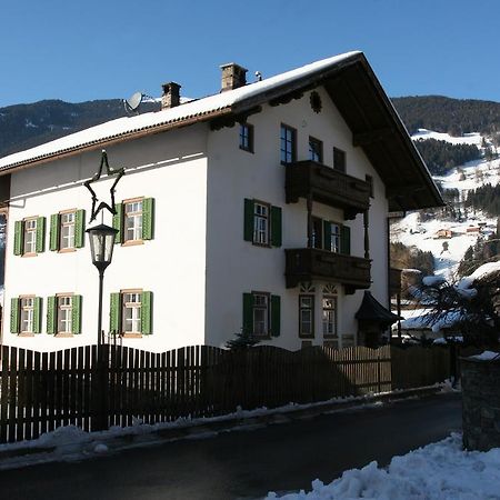 Zillertal Apartments ツェル・アム・ツィラー 部屋 写真