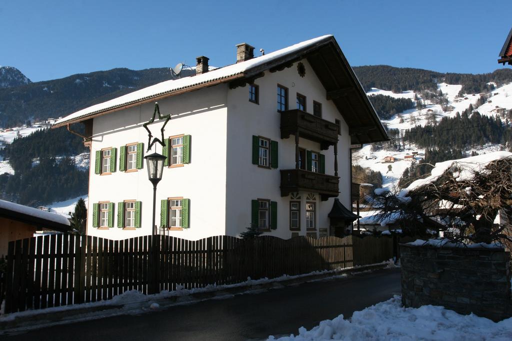 Zillertal Apartments ツェル・アム・ツィラー 部屋 写真